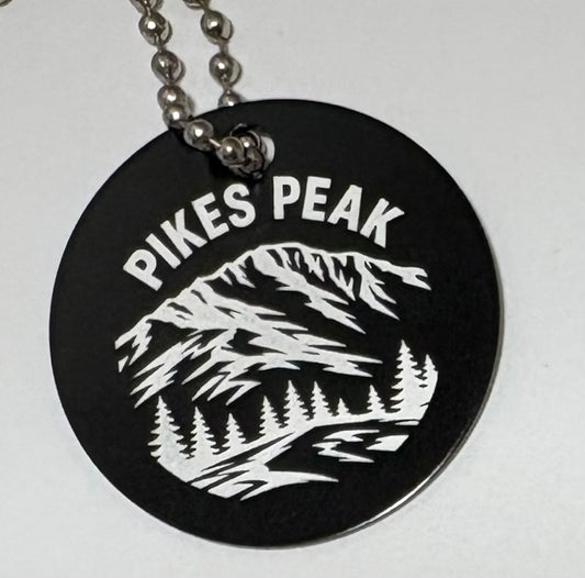Pikes Peak Black Aluminum Round Tag – 35mm Mountain Summit Keepsake