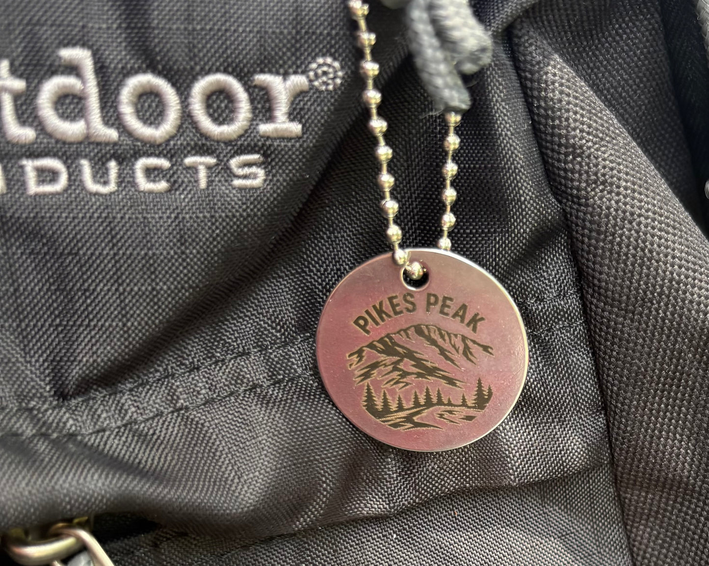 Pikes Peak Stainless Steel Round Tag – 30mm Mountain Summit Keepsake